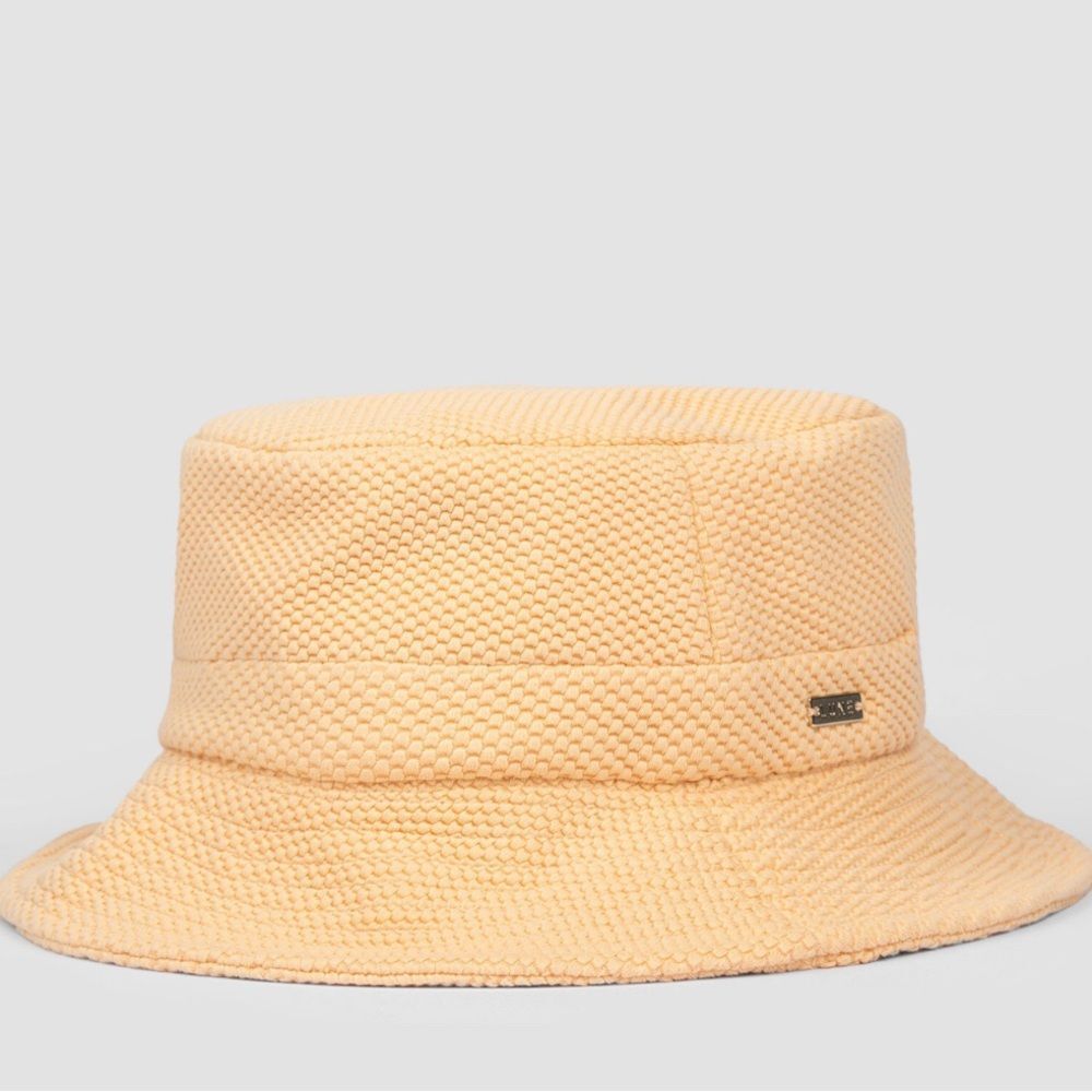 Lune Active Moon Bucket Hat – Almond Cream/Peach (Small)